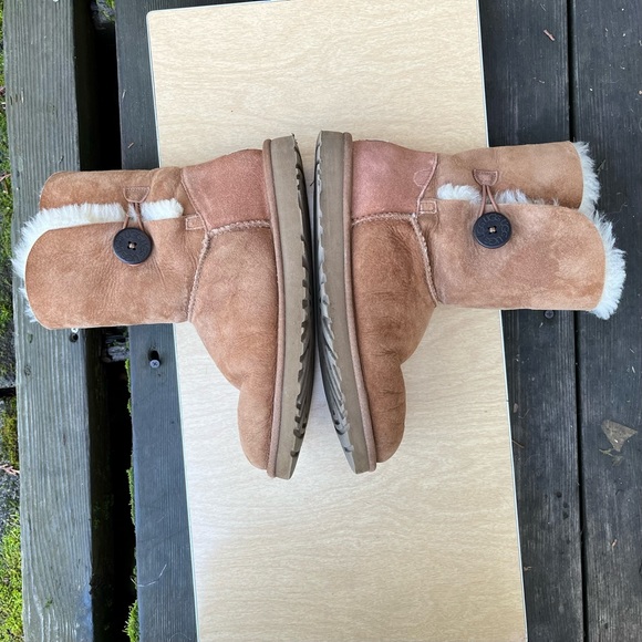 UGG Bailey Button Shearling Lined Boots In Chestnut 5803 Sz 9 - Picture 14 of 16